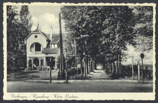 17578 Gezicht in de Loolaan te Driebergen-Rijsenburg, vanaf de Hoofdstraat, met links de villa Nelly (Hoofdstraat 74).